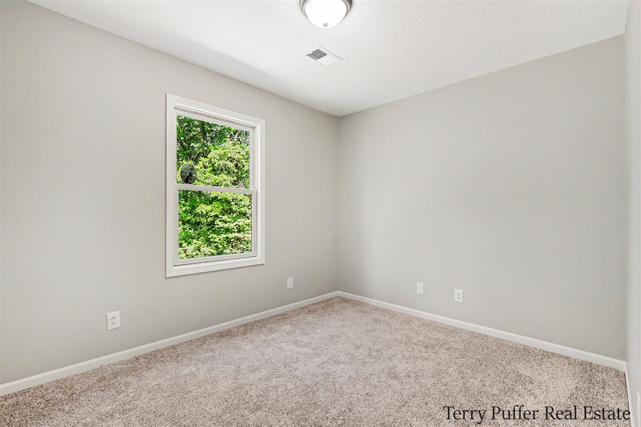 351 North Hilton Park Road Muskegon, MI 49442 - Photo 20 of 38
