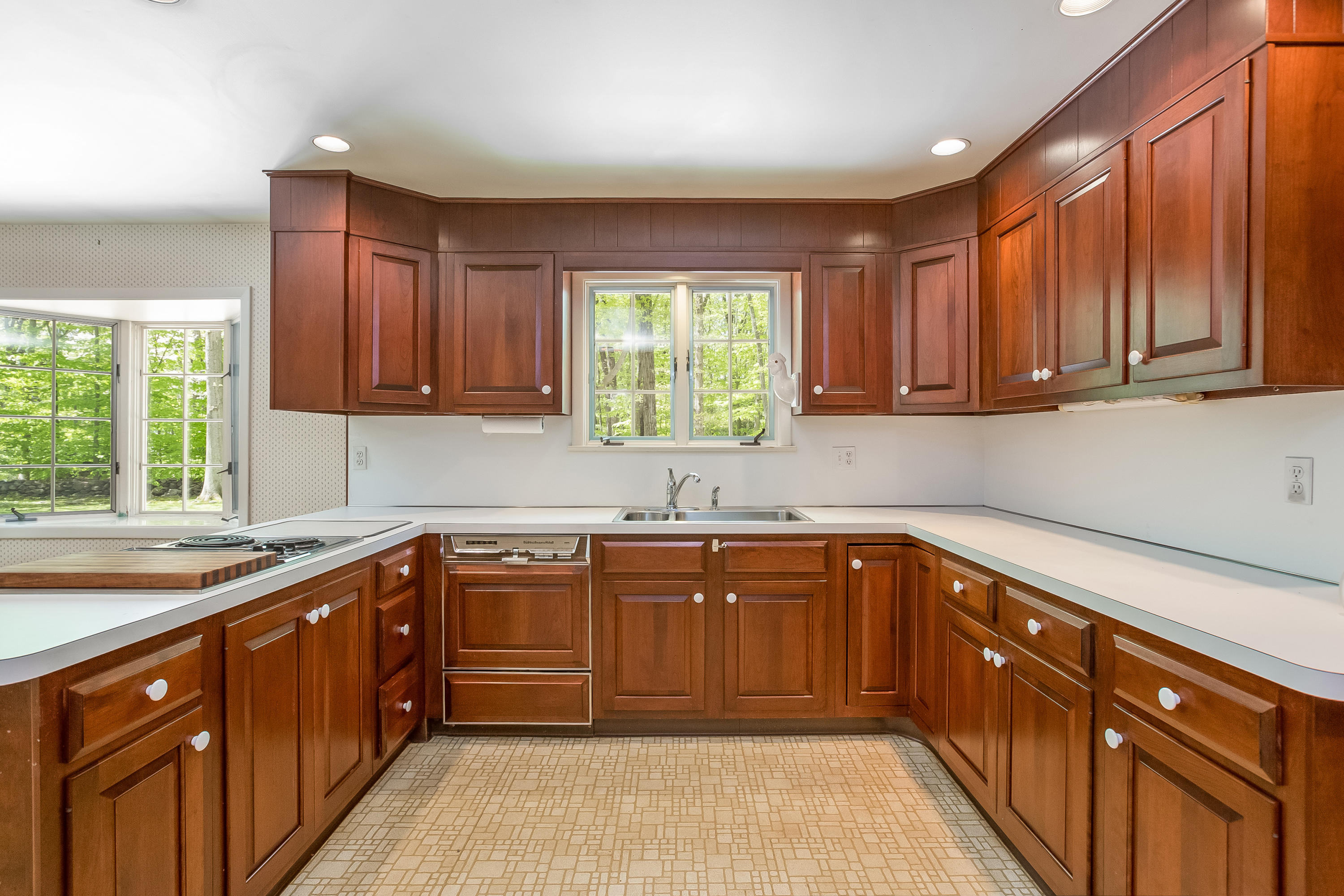 25 Crooked Mile Road Darien, CT 06820 - Photo 14 of 19 13 - Kitchen