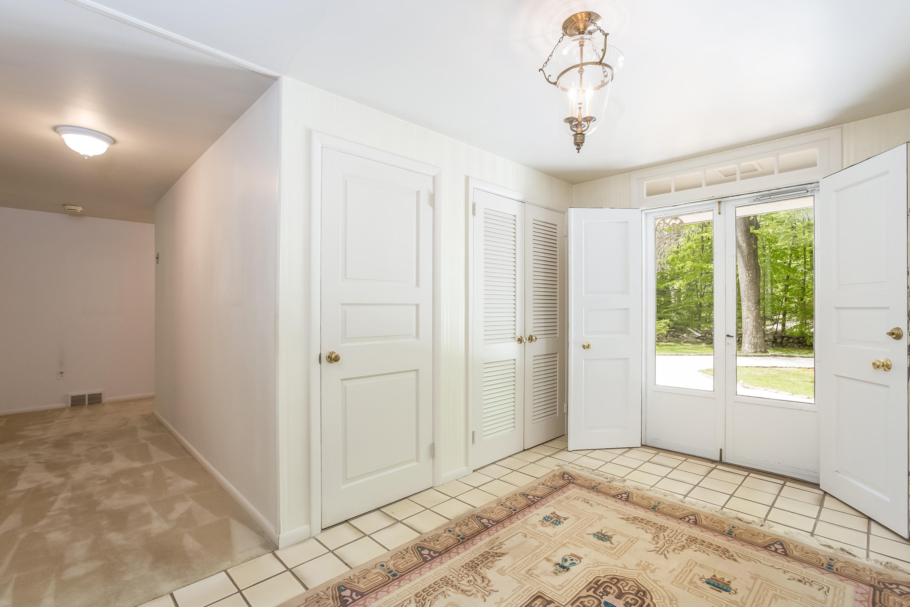 25 Crooked Mile Road Darien, CT 06820 - Photo 6 of 19 05 - Foyer