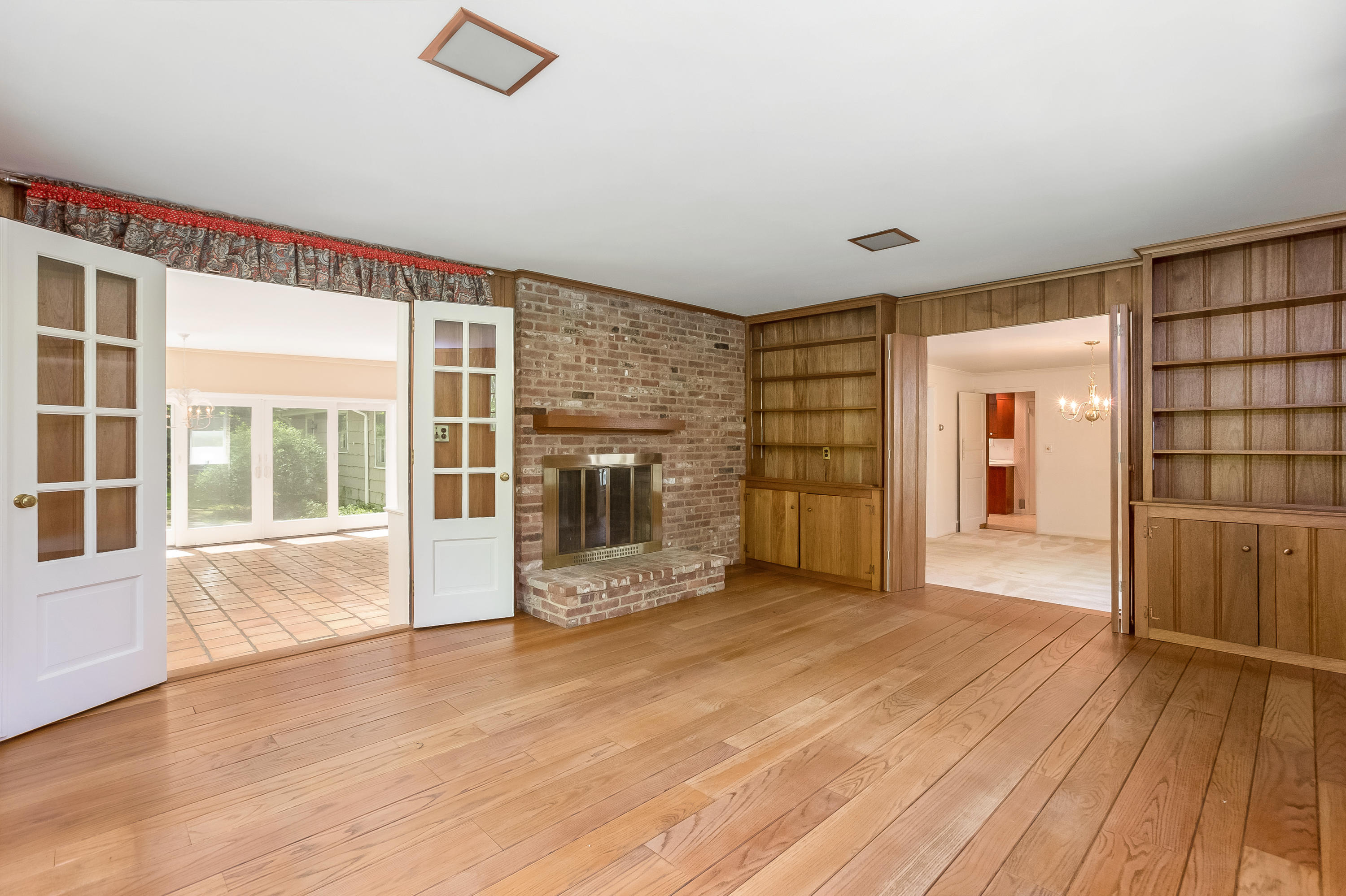25 Crooked Mile Road Darien, CT 06820 - Photo 10 of 19 09 - Den