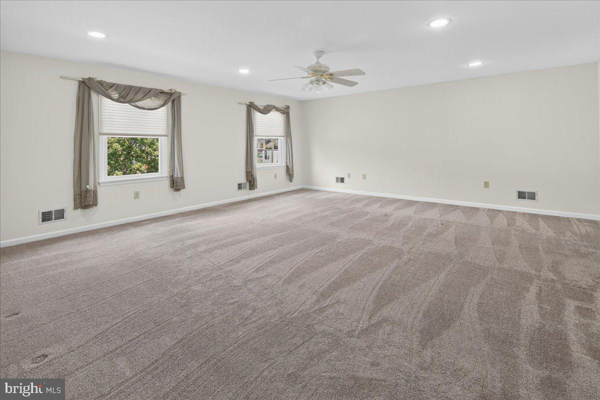 1491 Kuser Road Hamilton, NJ 08619 - Photo 17 of 42 Living room