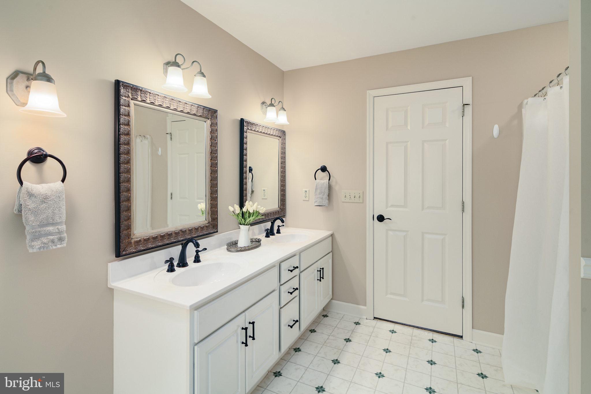 4311 Barndt Road Telford, PA 18969 - Photo 24 of 38 Primary Suite Bathroom