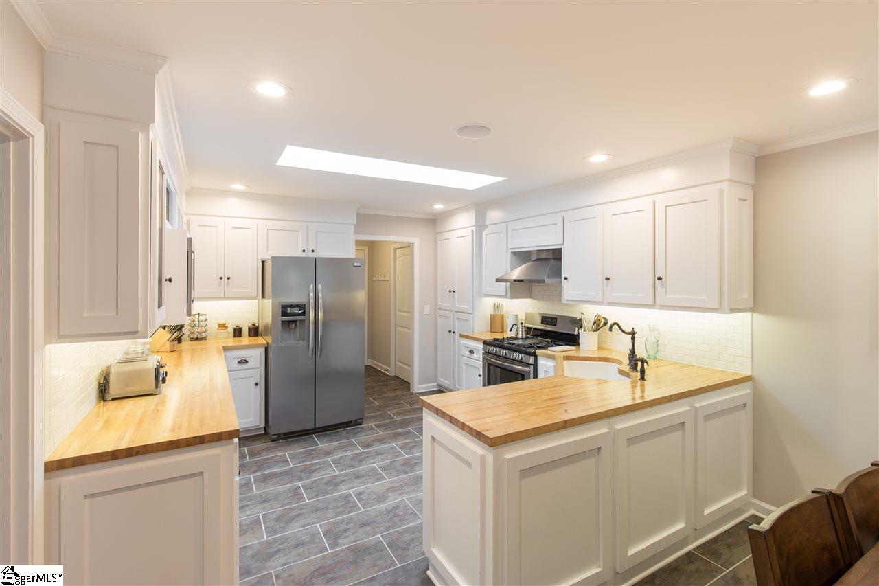 208 Cedar Grove Road Greer, SC 29650 - Photo 6 of 36 Gallery Image 6