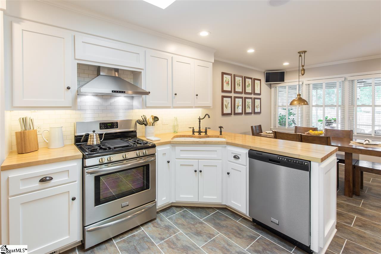 208 Cedar Grove Road Greer, SC 29650 - Photo 8 of 36 Gallery Image 8