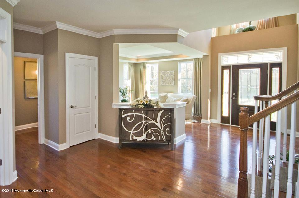 37 Brandon Road West Pennington, NJ 08534 - Photo 3 of 27 sutton foryer