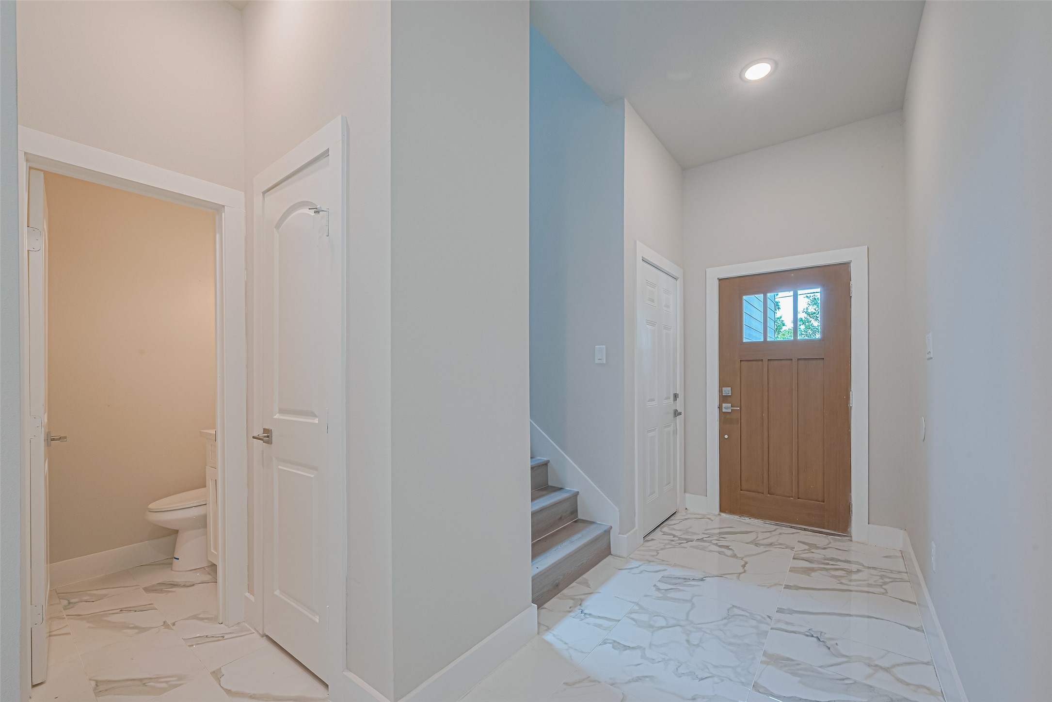 2414 Sam Wilson Street Houston, TX 77020 - Photo 2 of 29 a view of entryway with bathroom