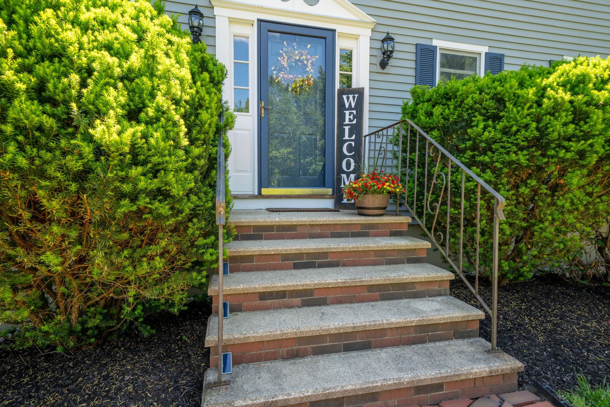 2 Buttonwood Drive Derry, NH 03038 - Photo 3 of 40