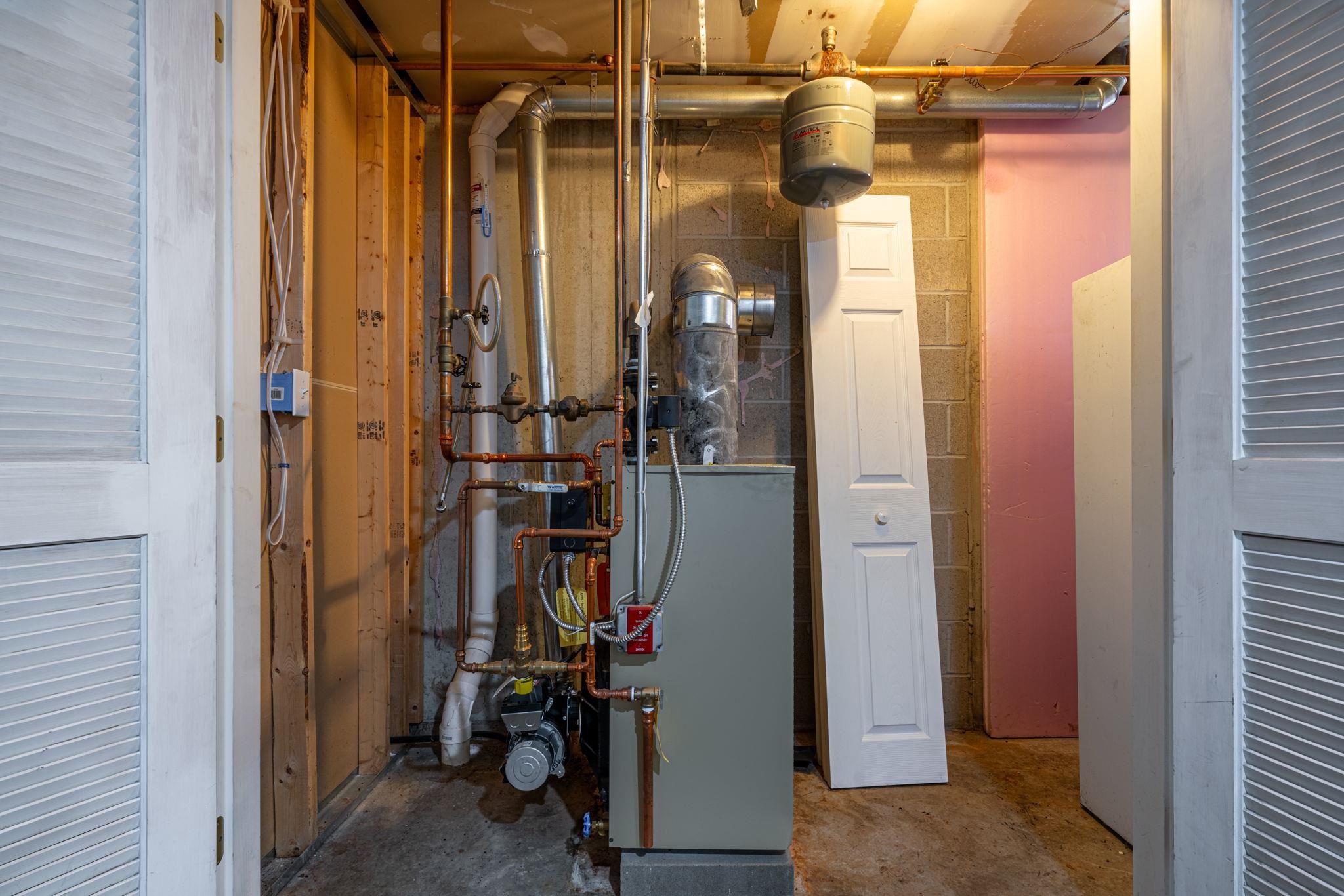 2 Buttonwood Drive Derry, NH 03038 - Photo 34 of 40