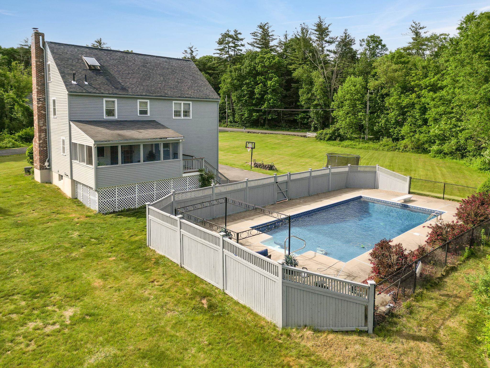 2 Buttonwood Drive Derry, NH 03038 - Photo 38 of 40