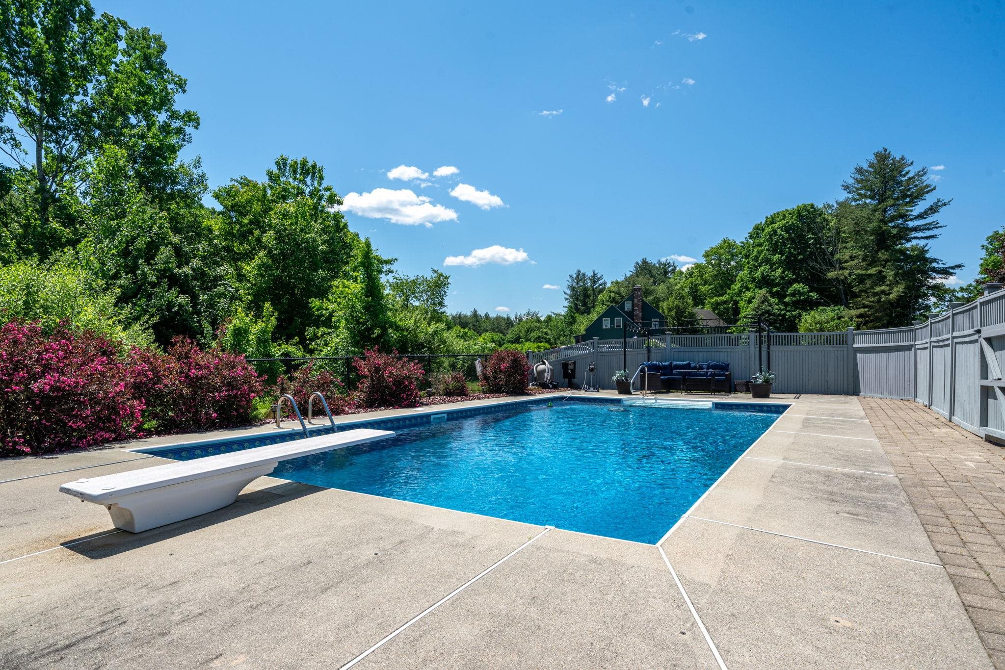 2 Buttonwood Drive Derry, NH 03038 - Photo 5 of 40