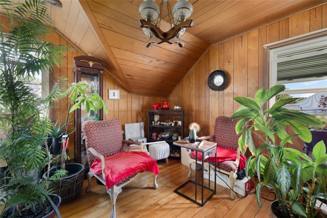 83 Princess Avenue Cranston, RI 02920 - Photo 12 of 34