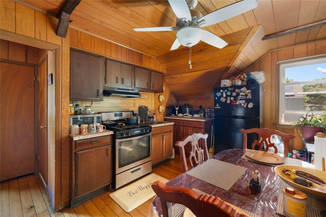 83 Princess Avenue Cranston, RI 02920 - Photo 15 of 34