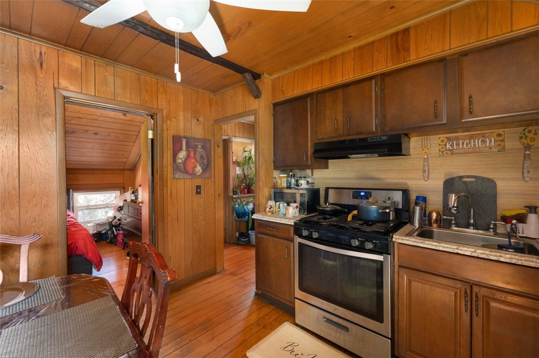 83 Princess Avenue Cranston, RI 02920 - Photo 16 of 34