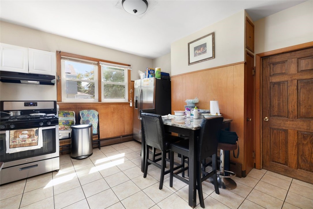 83 Princess Avenue Cranston, RI 02920 - Photo 9 of 34