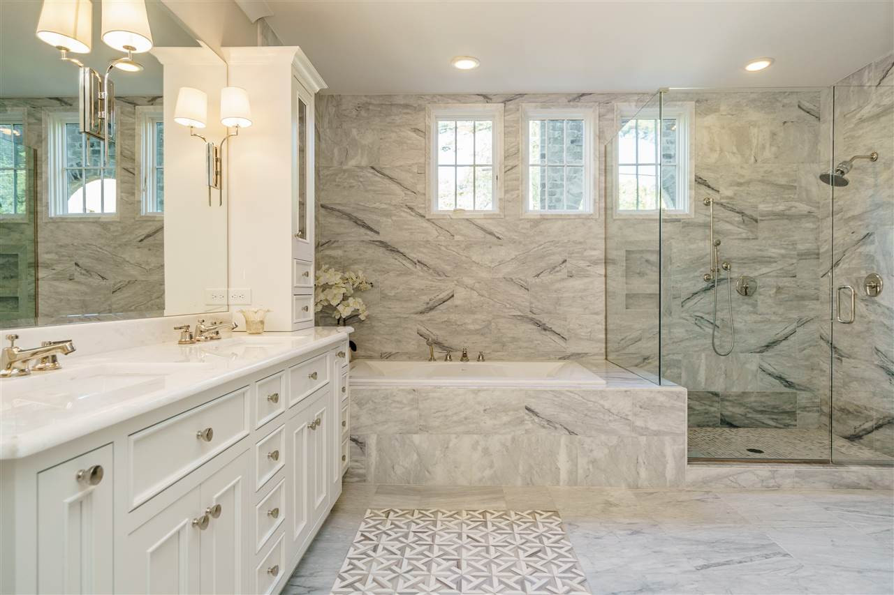 1346 Canterbury Road Raleigh, NC 27608 - Photo 13 of 30 Master Bathroom