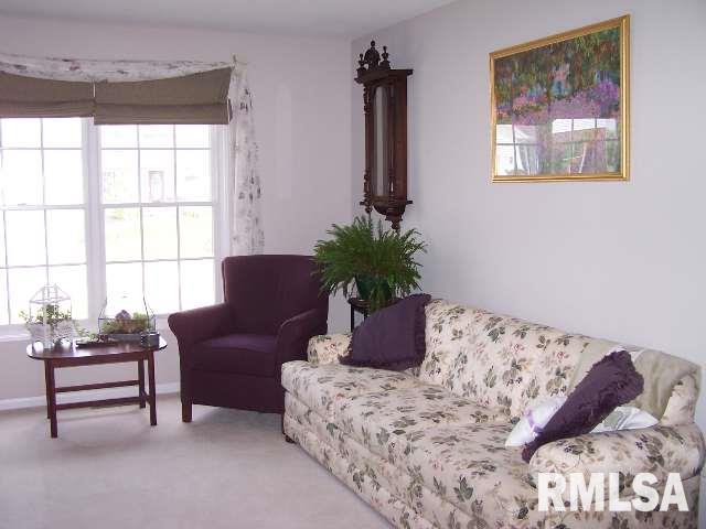 2089 Ashford Road Bettendorf, IA 52722 - Photo 3 of 9 Gallery Image 3