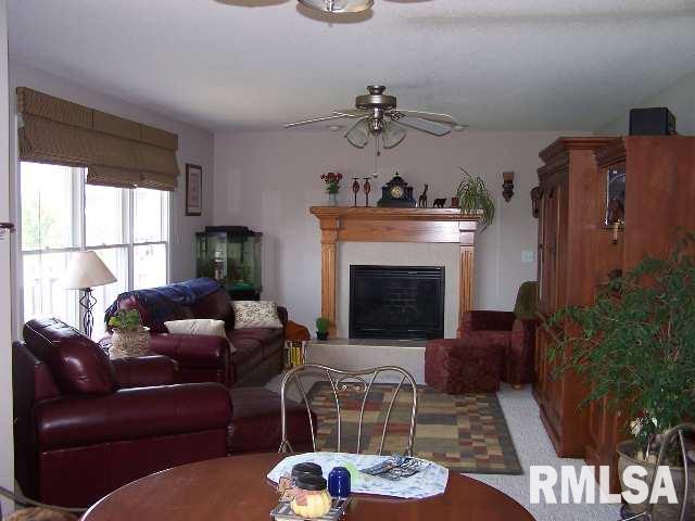 2089 Ashford Road Bettendorf, IA 52722 - Photo 5 of 9 Gallery Image 5