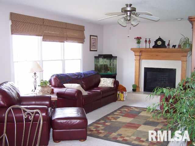 2089 Ashford Road Bettendorf, IA 52722 - Photo 7 of 9 Gallery Image 7