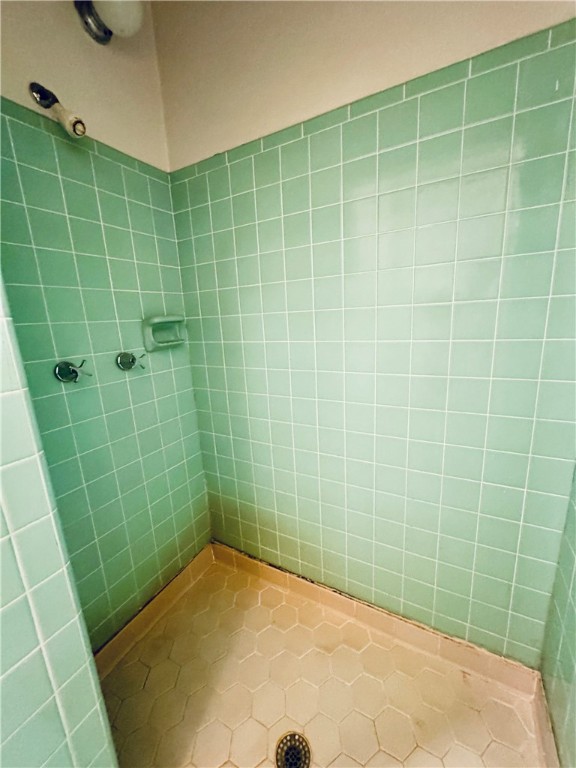 302 Chestnut Street Abbeville, SC 29620 - Photo 37 of 50 BATHROOM 2