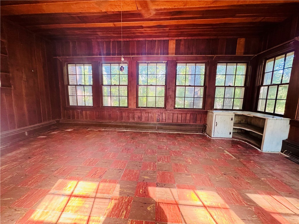 302 Chestnut Street Abbeville, SC 29620 - Photo 40 of 50 SUNROOM