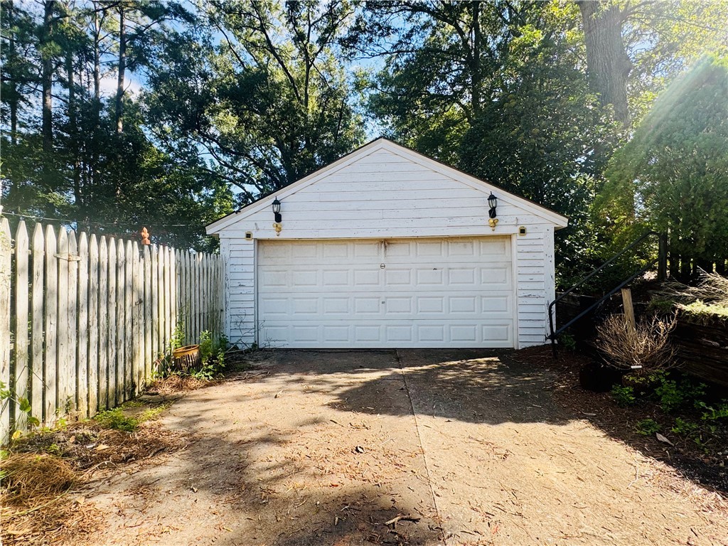 302 Chestnut Street Abbeville, SC 29620 - Photo 45 of 50 GARAGE