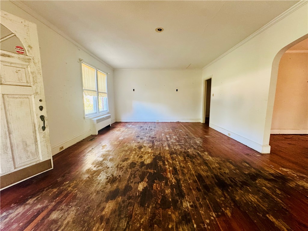 302 Chestnut Street Abbeville, SC 29620 - Photo 5 of 50 LIVING ROOM
