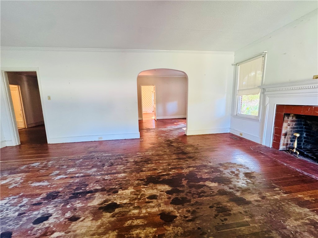 302 Chestnut Street Abbeville, SC 29620 - Photo 6 of 50 LIVING ROOM