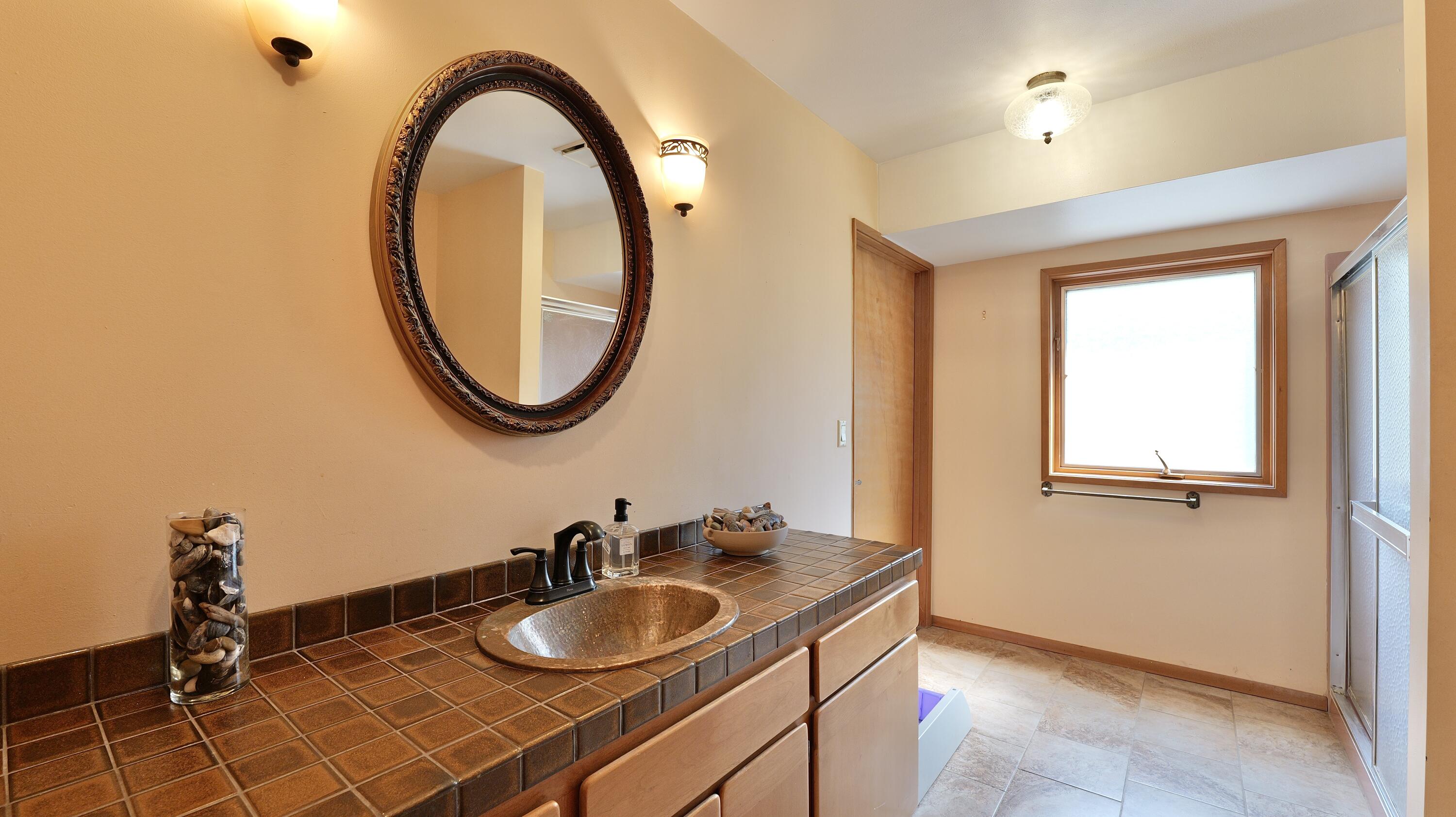 975 Old Ferry Road Shady Cove, OR 97539 - Photo 37 of 100 Bathroom #2