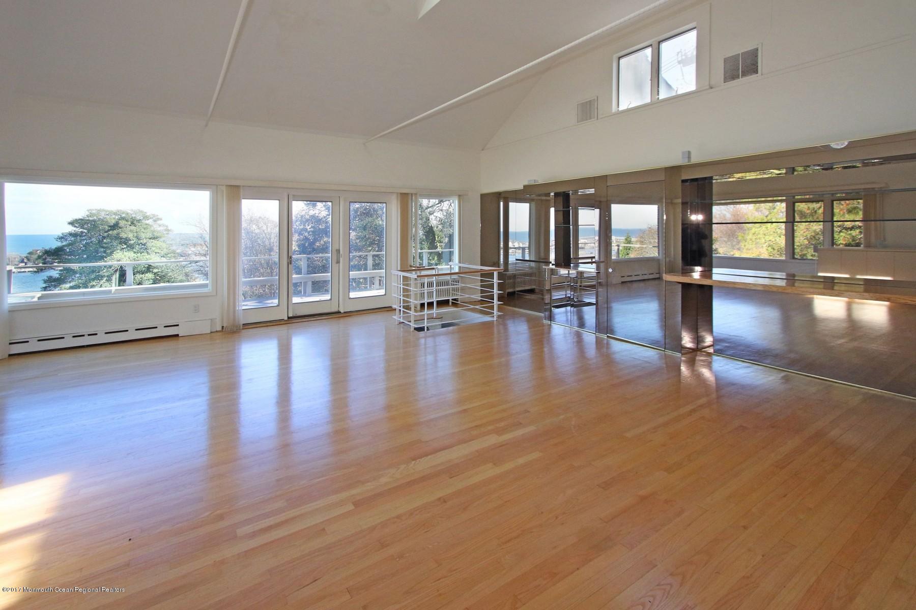 150 Portland Road Highlands, NJ 07732 - Photo 21 of 83 Living Room