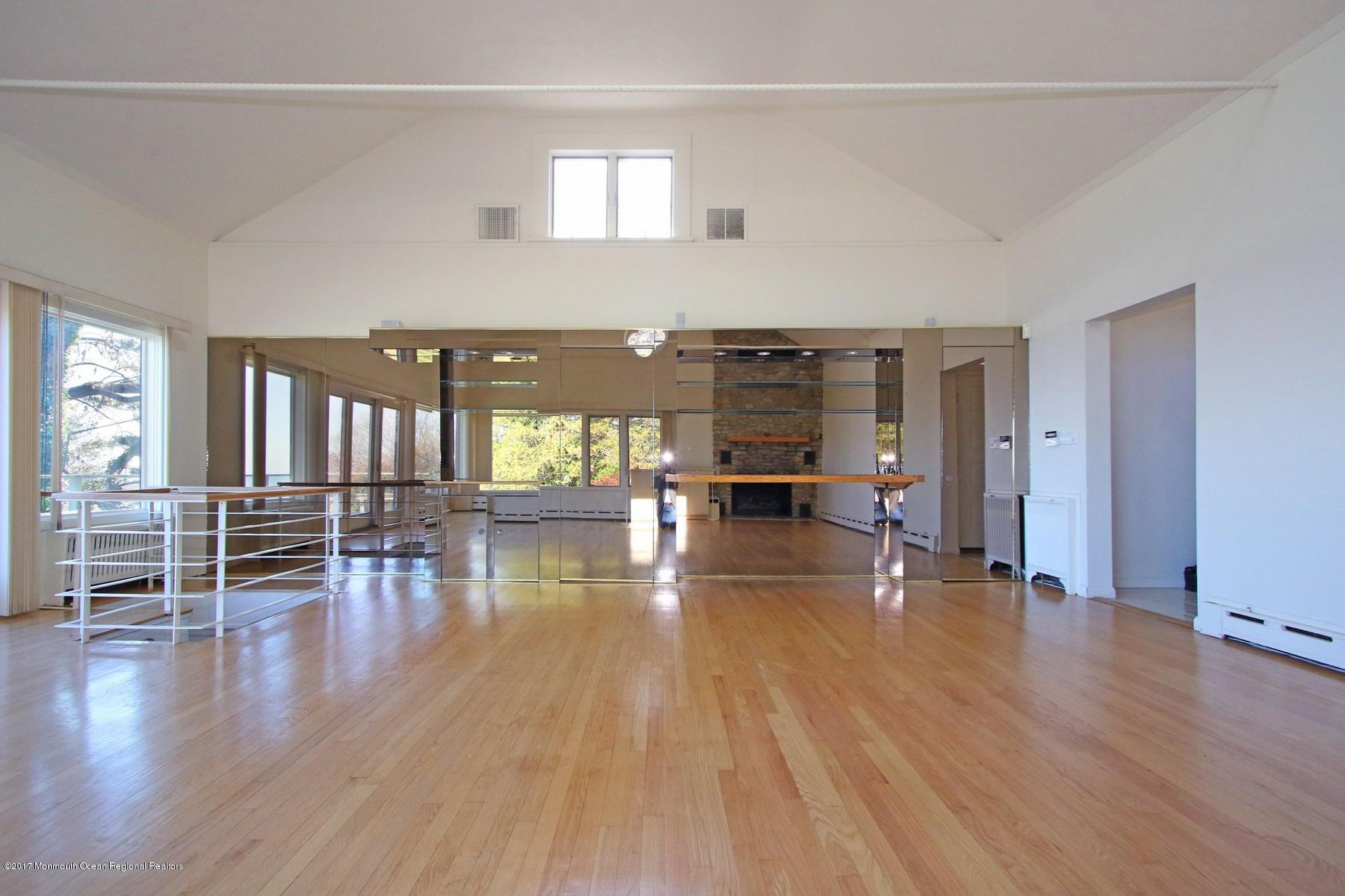 150 Portland Road Highlands, NJ 07732 - Photo 22 of 83 Living Room