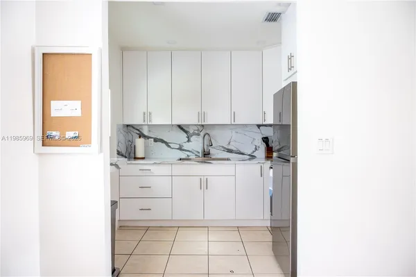 $3,800 | 4821 Southwest 5th Street, Miami, FL 33134