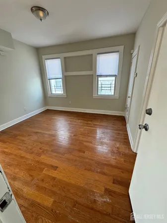 $1,650 | 123 University Place, Irvington, NJ 07111