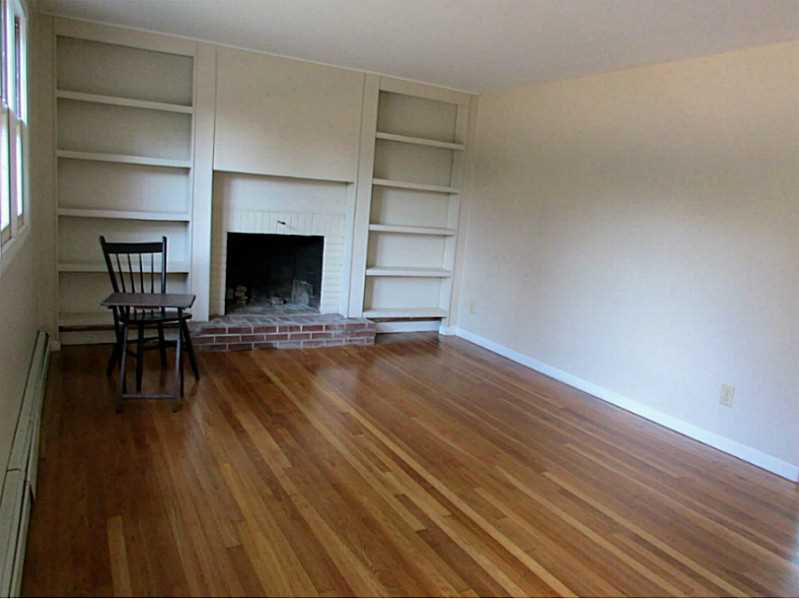 2 Yellow Birch Road Narragansett, RI 02882 - Photo 4 of 19 Living Room.