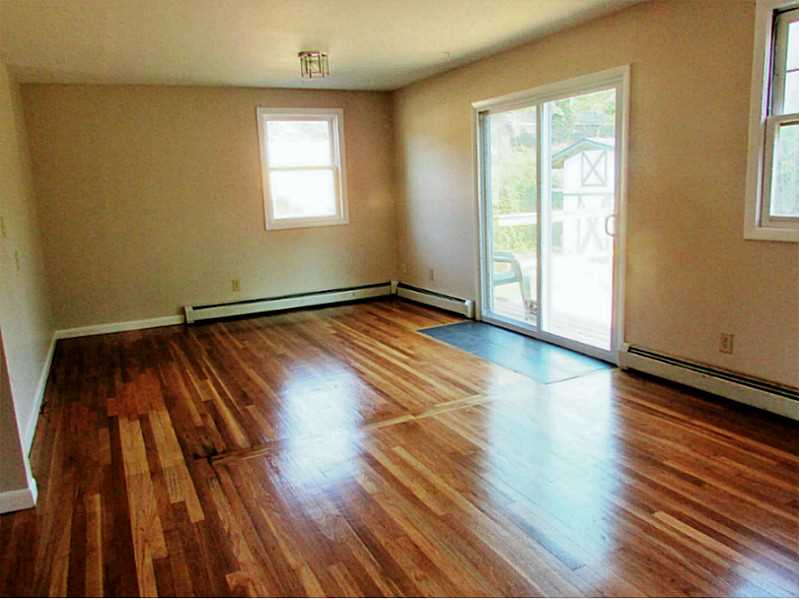 2 Yellow Birch Road Narragansett, RI 02882 - Photo 5 of 19 Den/Family/Great Room.