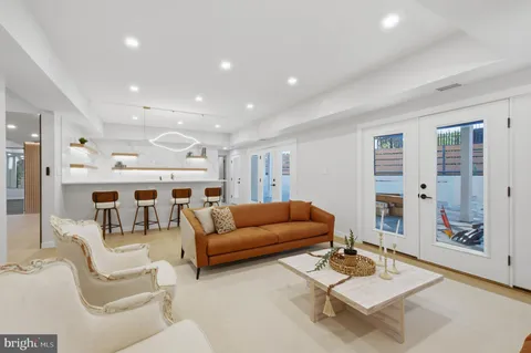 $5,600,000 | 1124 Savile Lane, McLean, VA 22101