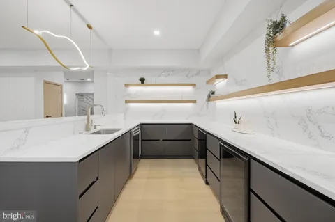 $5,600,000 | 1124 Savile Lane, McLean, VA 22101