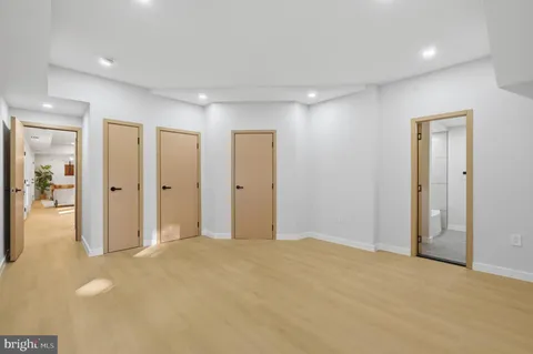 $5,600,000 | 1124 Savile Lane, McLean, VA 22101