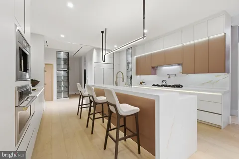 $5,600,000 | 1124 Savile Lane, McLean, VA 22101