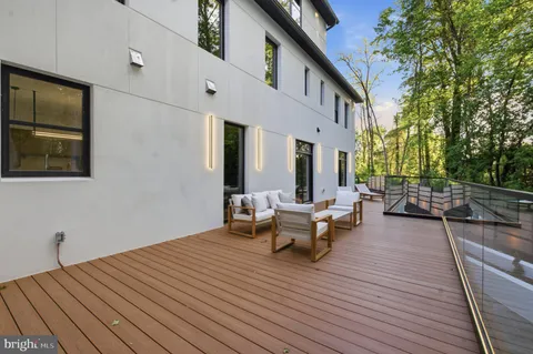 $5,600,000 | 1124 Savile Lane, McLean, VA 22101