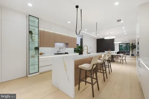 $5,600,000 | 1124 Savile Lane, McLean, VA 22101