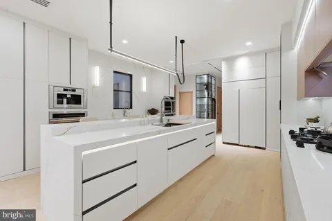 $5,600,000 | 1124 Savile Lane, McLean, VA 22101