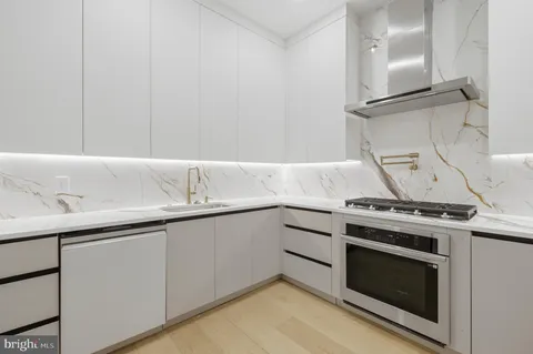 $5,600,000 | 1124 Savile Lane, McLean, VA 22101