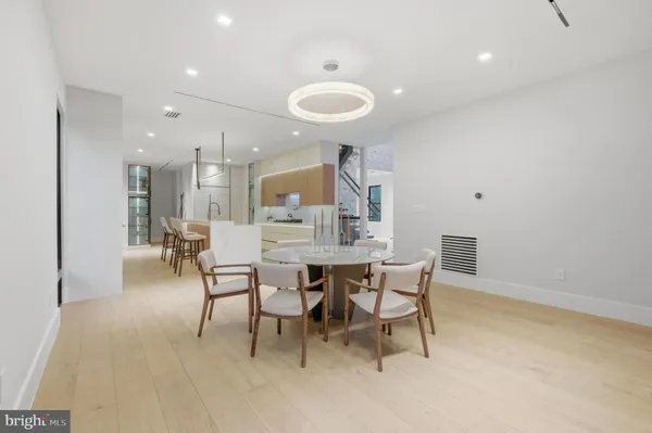 $5,600,000 | 1124 Savile Lane, McLean, VA 22101
