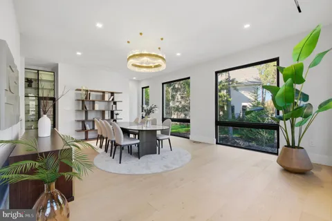 $5,600,000 | 1124 Savile Lane, McLean, VA 22101