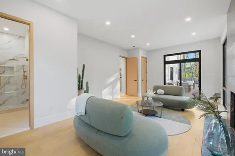 $5,600,000 | 1124 Savile Lane, McLean, VA 22101