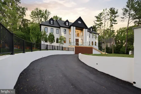 $5,600,000 | 1124 Savile Lane, McLean, VA 22101