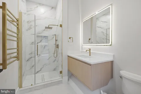 $5,600,000 | 1124 Savile Lane, McLean, VA 22101