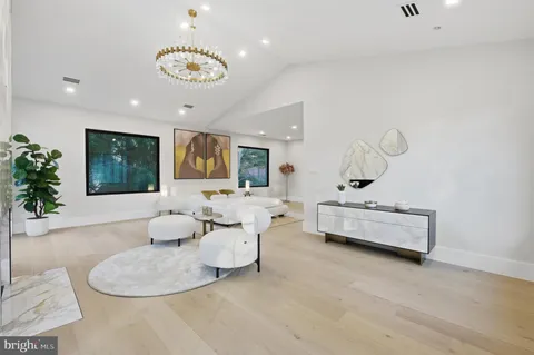 $5,600,000 | 1124 Savile Lane, McLean, VA 22101