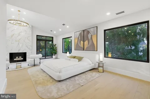 $5,600,000 | 1124 Savile Lane, McLean, VA 22101