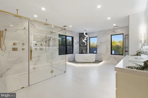 $5,600,000 | 1124 Savile Lane, McLean, VA 22101